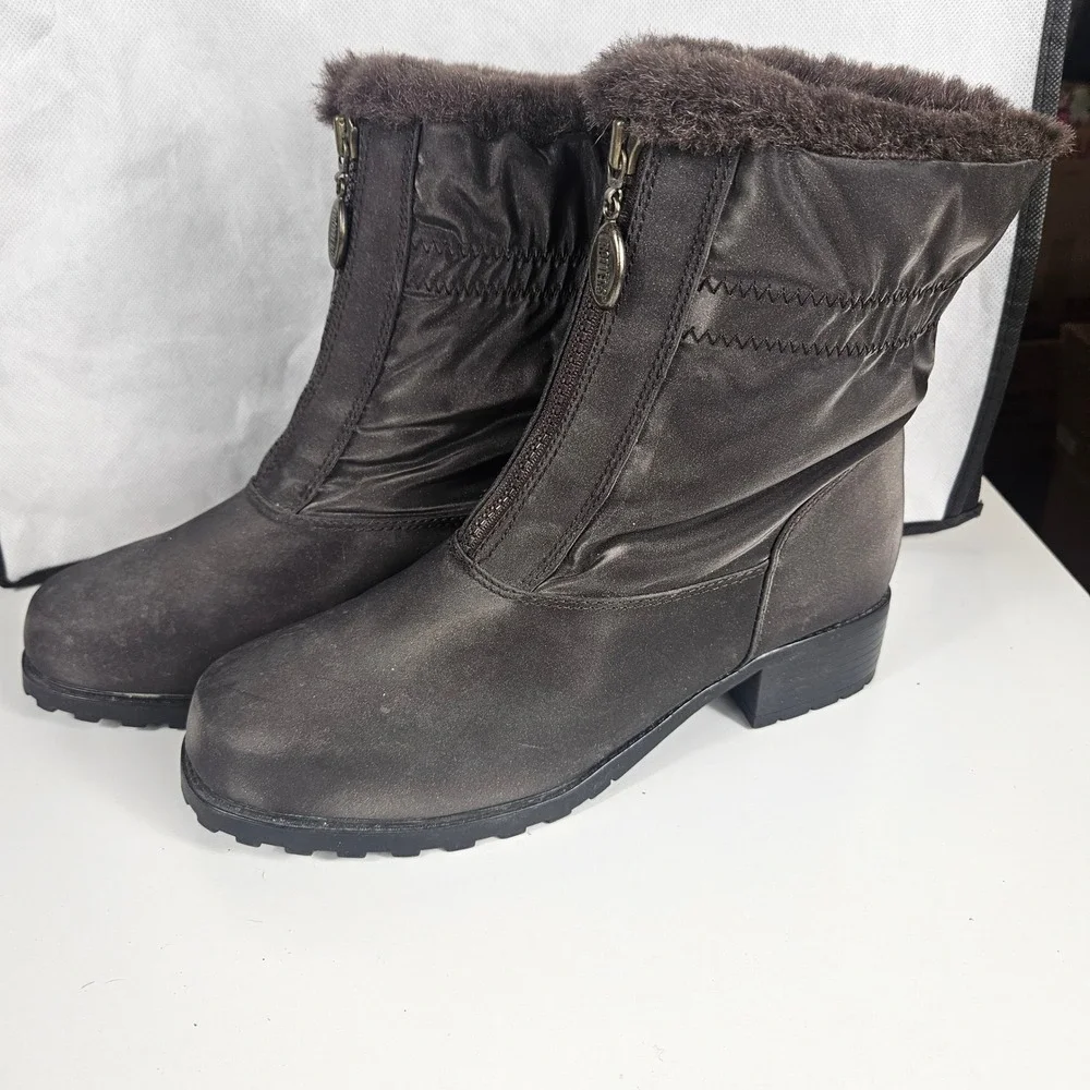 Trotters Brady Brown Weather Resistant Faux Fur Front Zip Winter Boots 9 WW